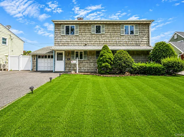 201 Acre Lane, Hicksville, NY 11801