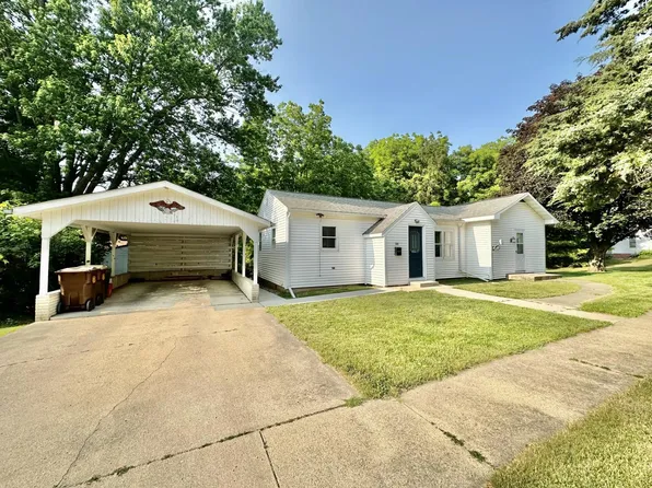 504 E Washington St, Mount Carroll, IL 61053