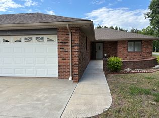426 Crestridge Cir, Winfield, KS 67156
