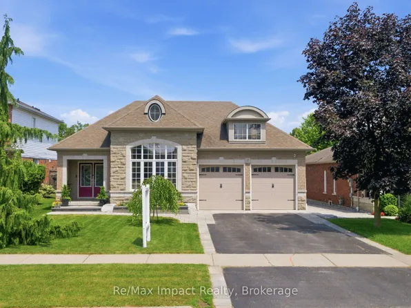 17 Bradshaw St, Clarington, ON L1C 2H4