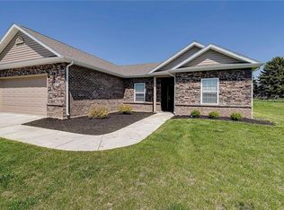 302 Westmoor Dr, Lebanon, IN 46052