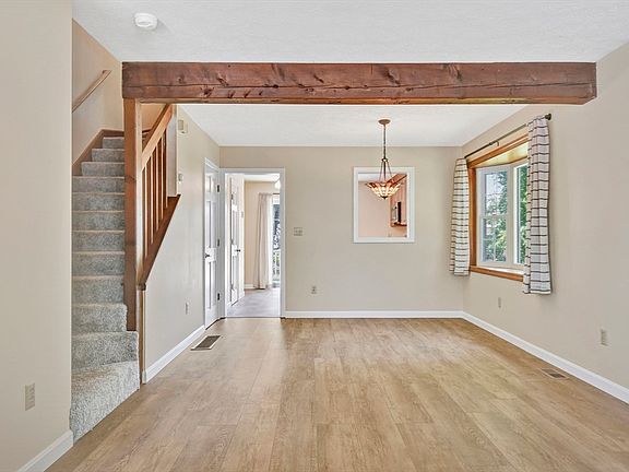 3rd image of 51 Fox Meadow Rd APT H