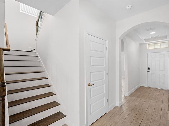 4th image of 18309 OLIVER TWIST WAY