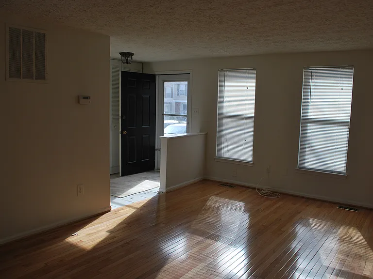 9192 Forest Breeze Ct — Photo 5