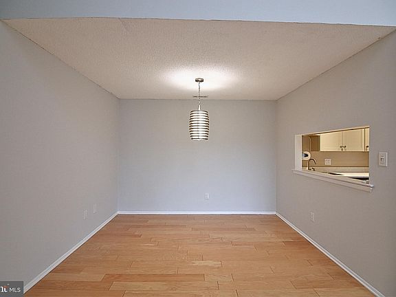 3rd image of 4914 Dunbarton Rd #C