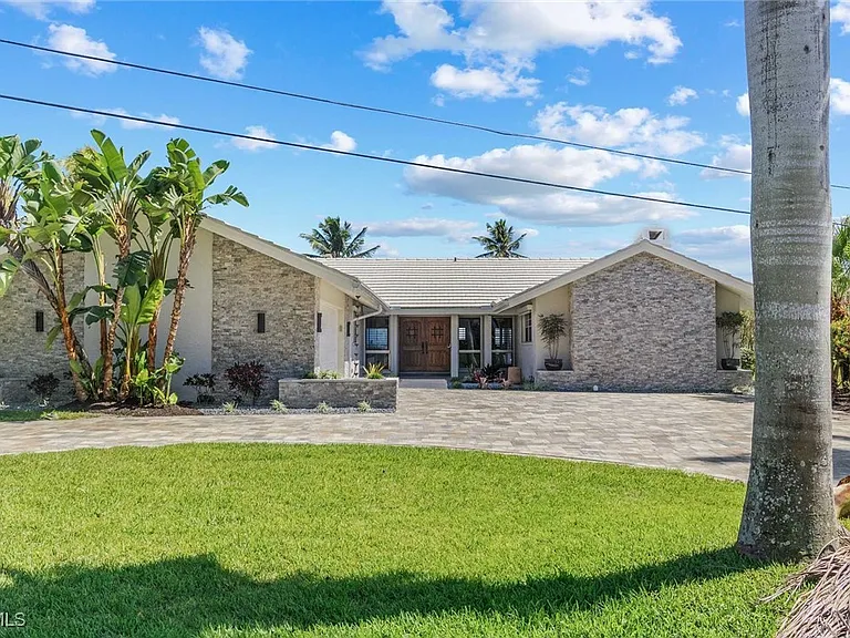252 Bayshore Dr — Photo 4