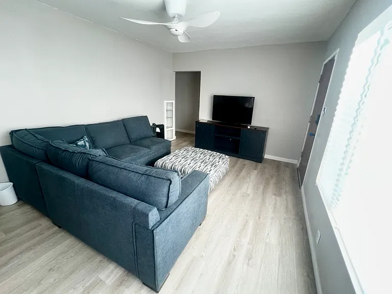 10841 Washington Ave — Photo 5