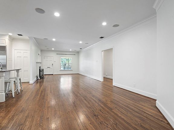 4th image of 3333 Milton St