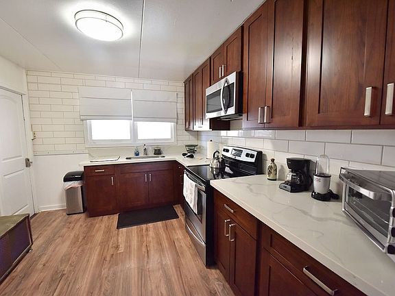 5th image of 938D Kapahulu Ave #3