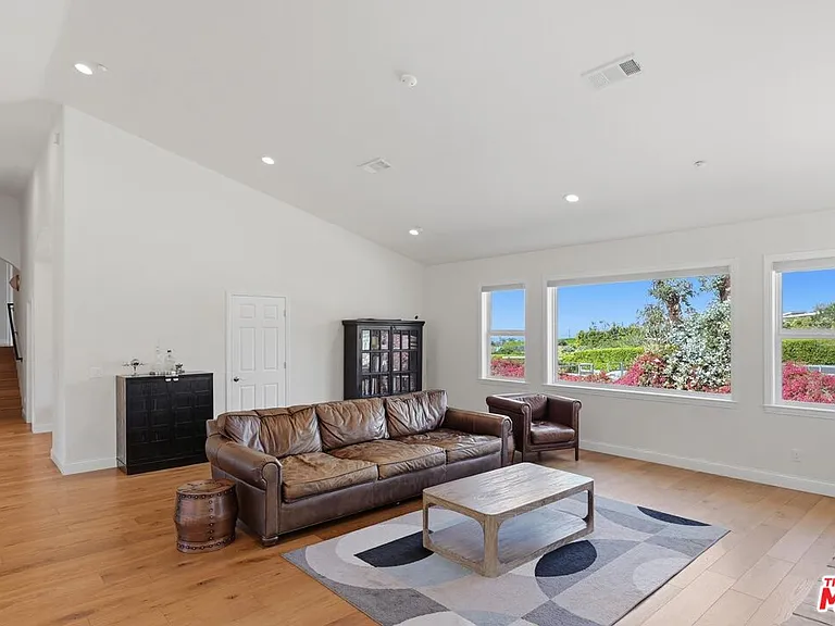 30429 Morning View Dr — Photo 6