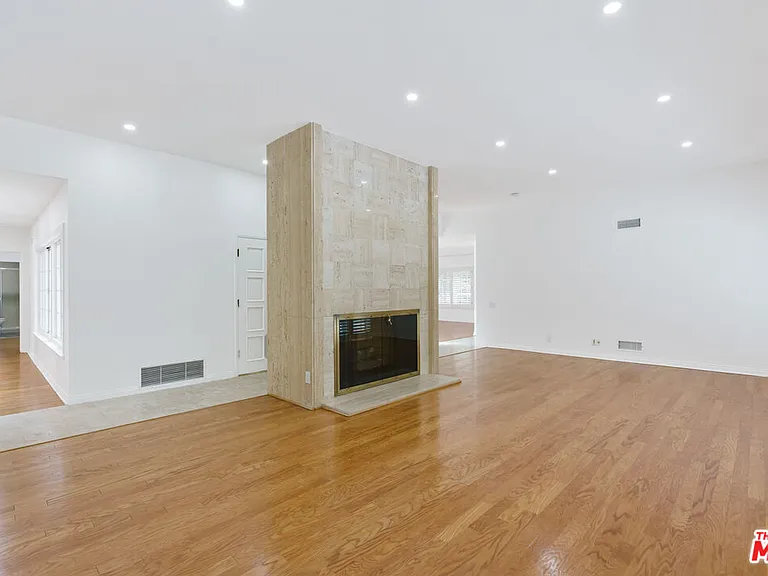 2208 Winona Blvd — Photo 4