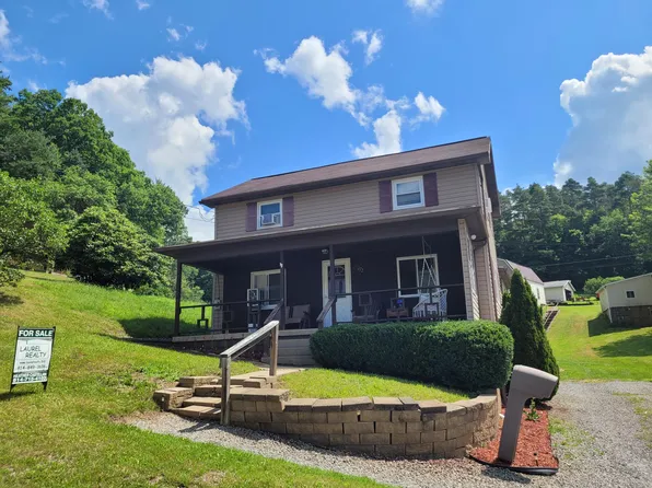 272 Fairmount Ave, Fairmount City, PA 16224