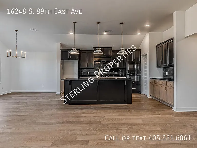 16248 S 89th East Ave — Photo 36