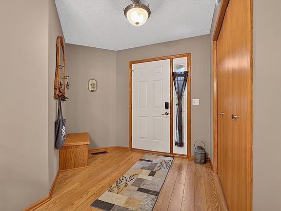4th image of 2155 Cleveland Way S