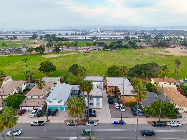 4676 W Point Loma Blvd #3 — Photo 2