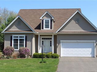 44 Greendale Dr, Suffield, CT 06078