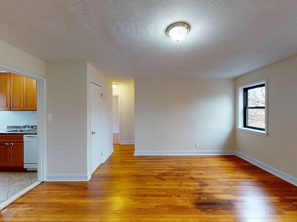 1st image of 20-84 27th St #3A