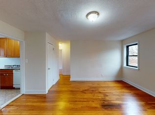 20-84 28th St #3A, Astoria, NY 11105