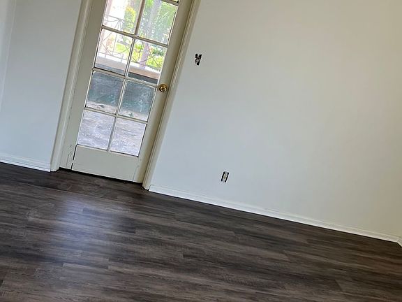 2nd image of 1655 Carmona Ave APT 3