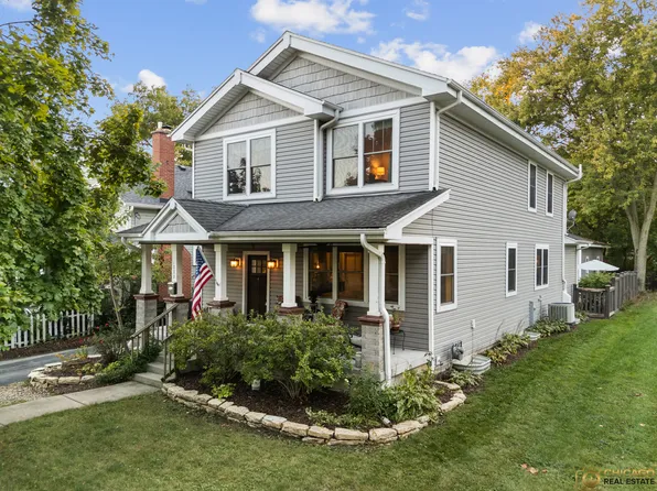 123 N Jefferson St, Batavia, IL 60510