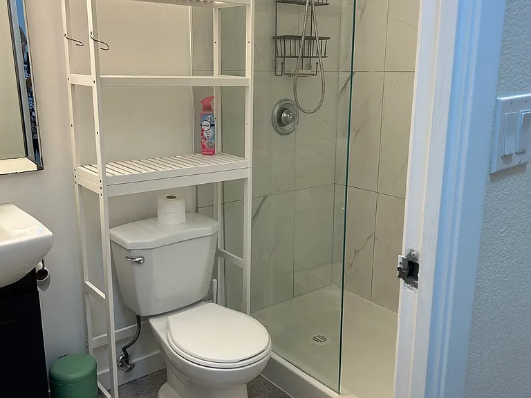 1630 Quadra St #306 — Photo 9