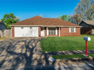 1806 Sarah Ln, Springdale, AR 72762