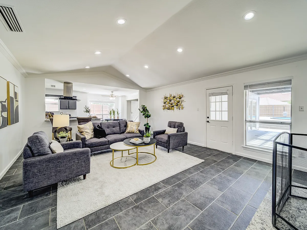 Building Photo - 6004 White Rose Trl