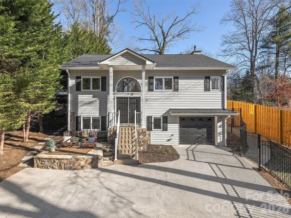 17 Lake Ave, Black Mountain, NC 28711