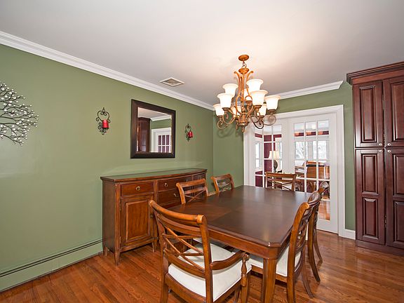5th image of 325 Pine Drive