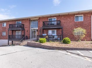2511 Senator Ct UNIT I, Saint Louis, MO 63125