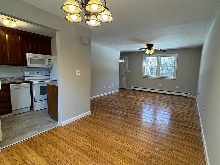144 E Main St #15 — Photo 2