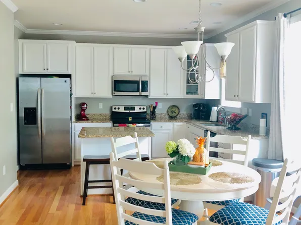 153 W Gilpin Ave, Norfolk, VA 23503