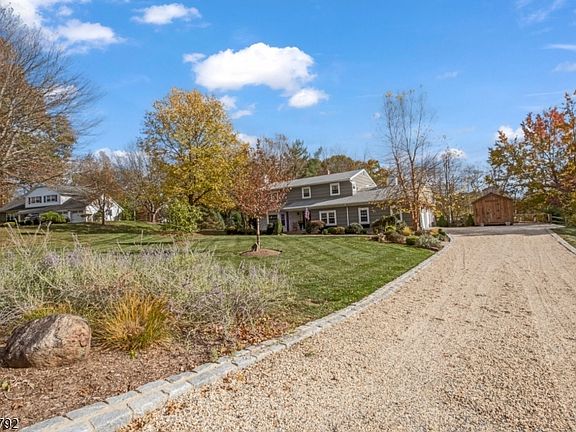 3rd image of 423 Windmill Way