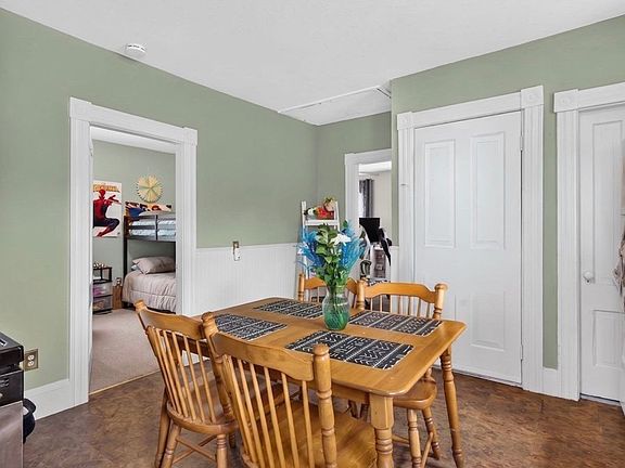 4th image of 287 Pine St #2