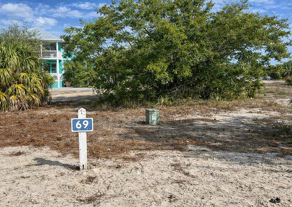 1st image of 352 Cord Grass Way