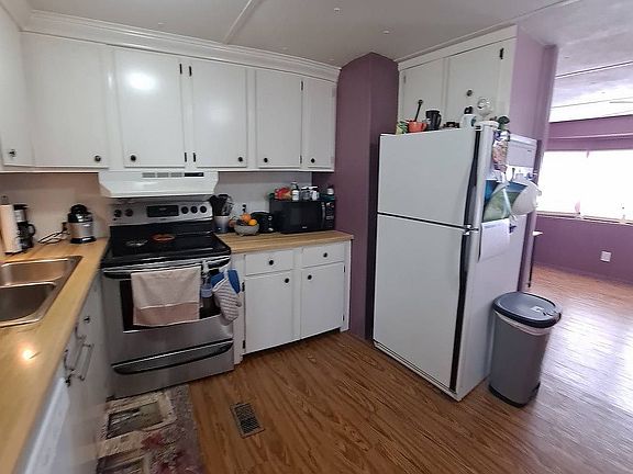 5th image of 730 Holly Hill Dr