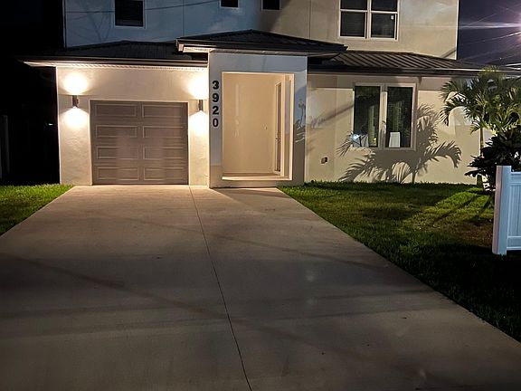 5th image of 3920 W Everett Ave