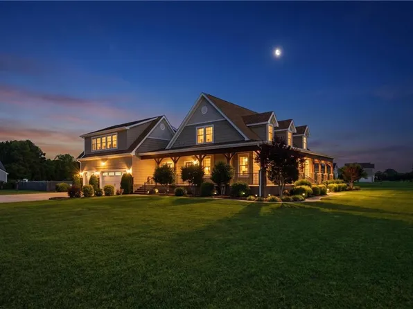 103 E Point Estates Ct, Knotts Island, NC 27950