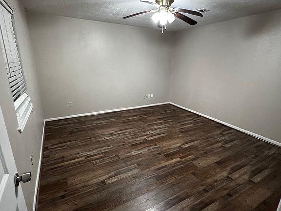 5th image of 7402 Campeachy Ln