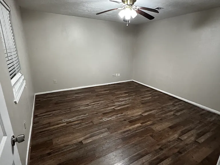 7402 Campeachy Ln — Photo 5