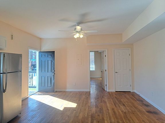 4th image of 2301-03 Gravier St #2301