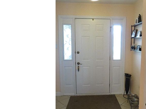 4th image of 33 Cypress Pl