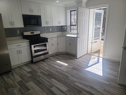 1st image of 18A Vernon Ave #1