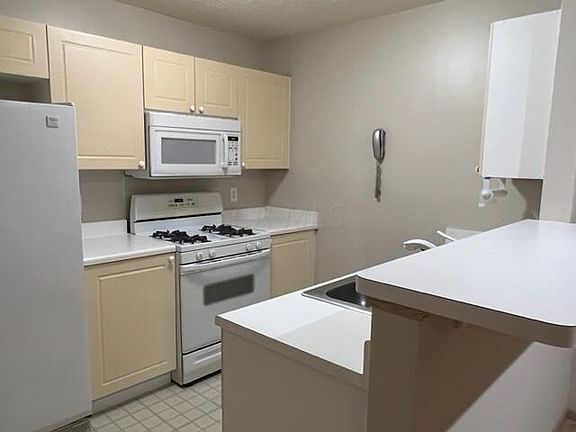 3rd image of 4104 Blendon Grove Way