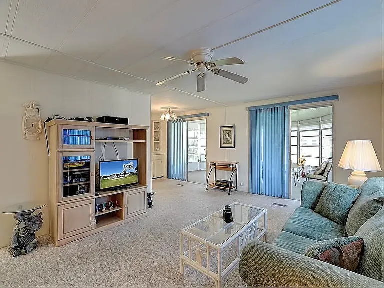 1035 Royal Palm Dr — Photo 7