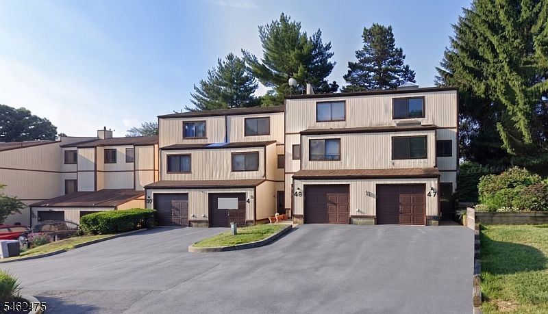 1st image of 48 Ellen Heath Dr #48