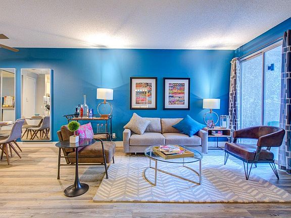 2nd image of 1530 N Poinsettia Pl #3451725