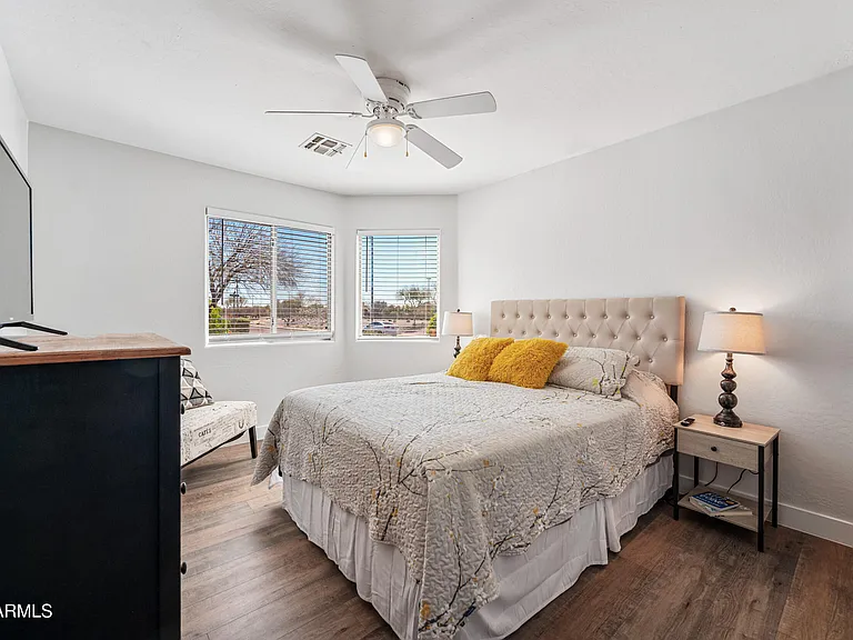 3228 E Sandy Way — Photo 36