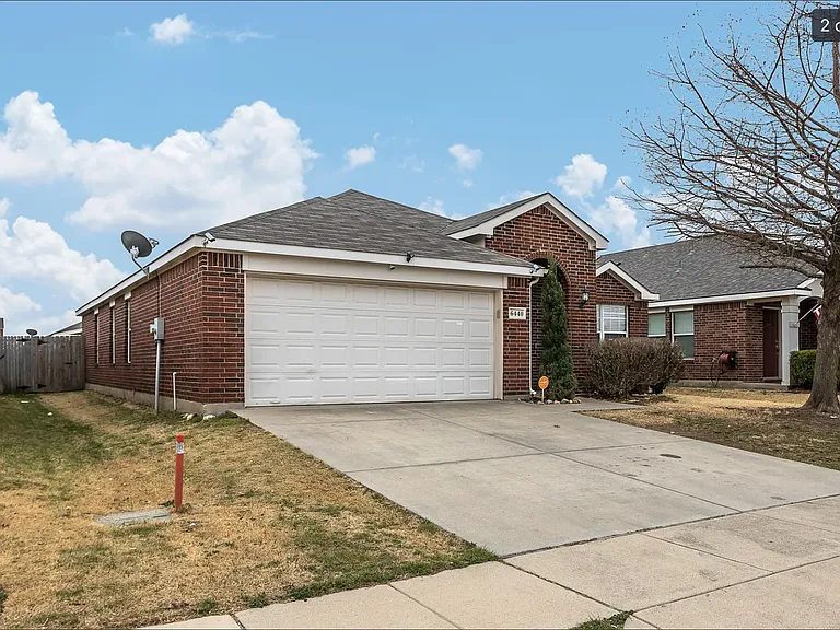 6440 Stone Lake Dr — Photo 2