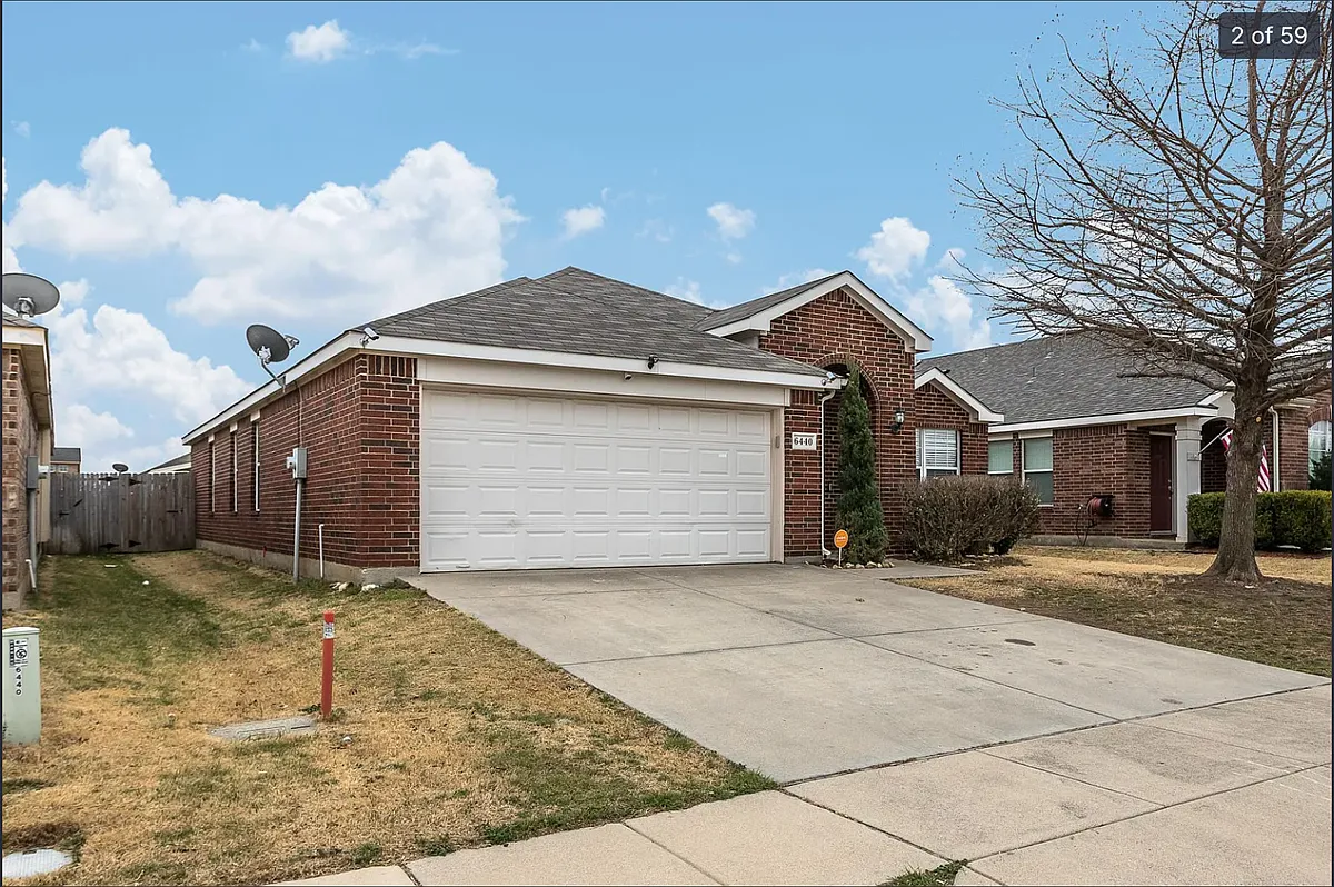 Building Photo - 6440 Stone Lake Dr